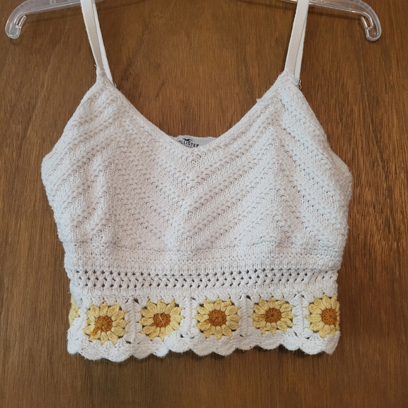 Hollister Tops - Hollister White and Yellow Floral Crochet Crop Top